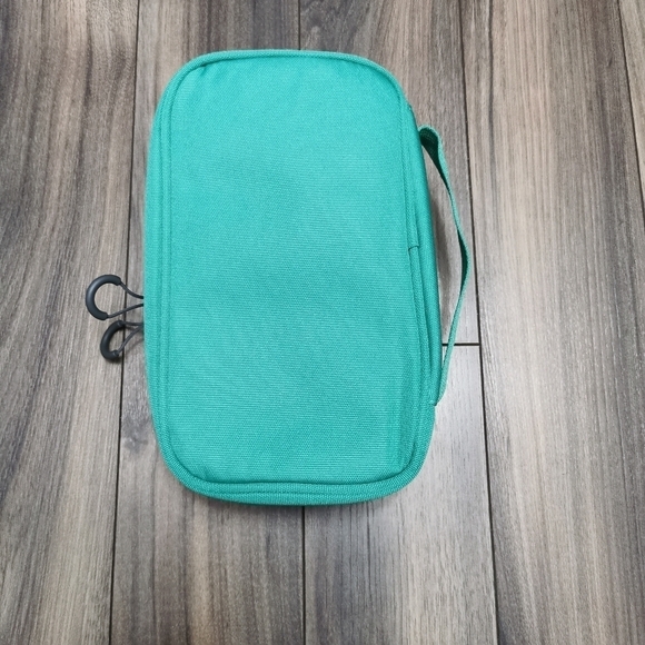GREEN zipper storage bag - Picture 4 of 16